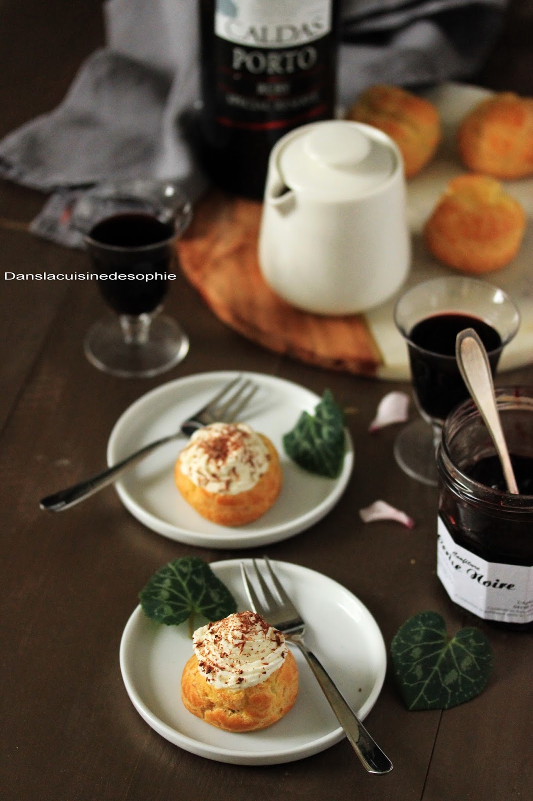 Dessert en pâte à choux façon forêt-noire