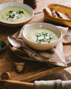 Velouté de brocolis, soupe de légumes healthy
