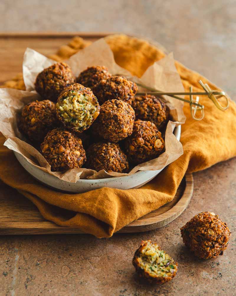 Assiette de falafels dans un bol prêtes à être dégustés