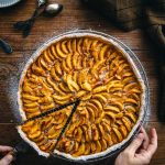 Tarte aux pêches et poudre d'amande