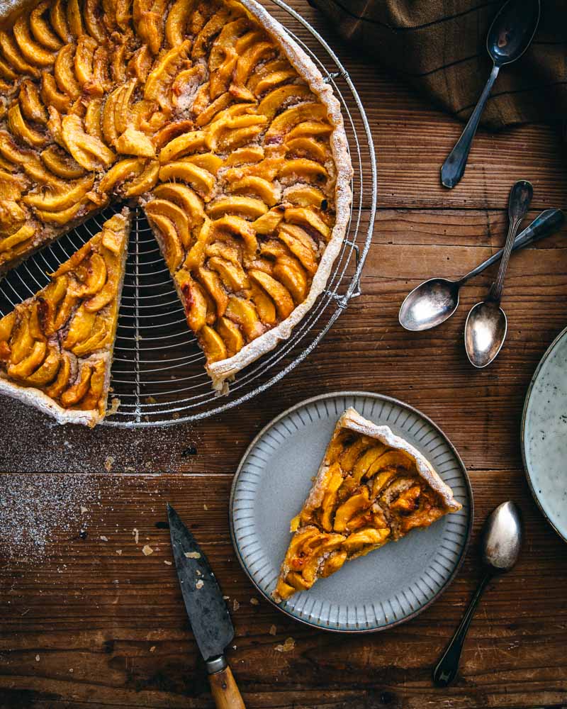 Tarte aux pêches et poudre d'amande