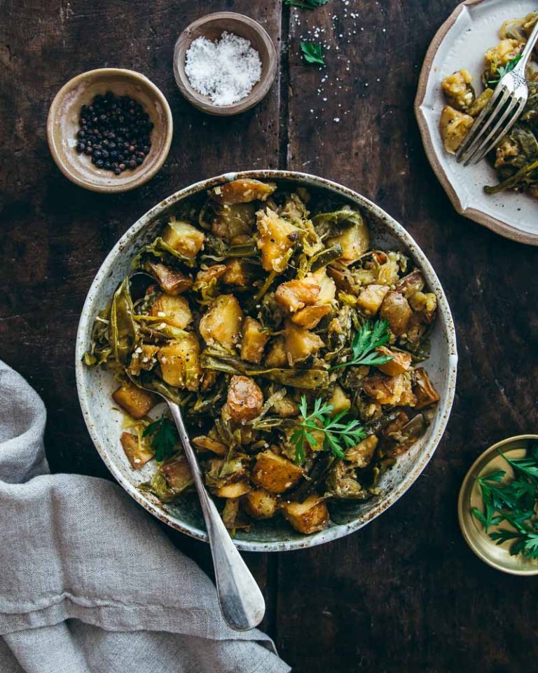 Pommes de terre cuisinées avec des piments doux des Landes et des oignons